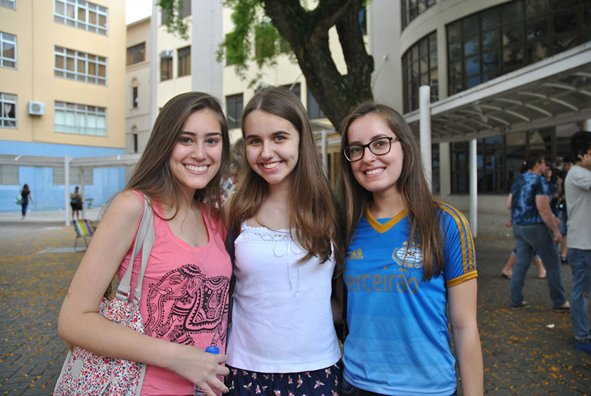 Maria Eduarda, Juliana e Astriddi, inseparáveis, contam sobre a maratona do Vestibular