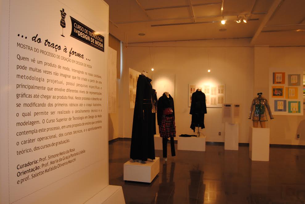 Mostra do curso de Design de Moda. Foto: Bruna Santos de Oliveira, Laboratório de Fotografia e Memória