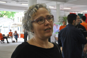 Professora Sione Gomes, coordenadora do curso de Jornalismo na UNIFRA. (Foto: Bibiana Iop / Laboratório de Fotografia e Memória)